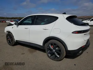 2024 Dodge Hornet R/T Plus z VIN ZACPDFDW8R3A28180, wystawiony jako Copart lot #47788165 z przebiegiem 1 207 mil mil oraz Szkoda całkowita • Salvage title. Historia ofert i sprzedaży dostępna na DreamBid. Obrazek 2.