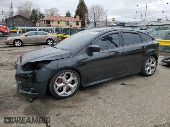 2014 Ford Focus ST with VIN 1FADP3L92EL144301, listed as a Copart auction lot 48432875 with 183,023 mi miles and Salvage Title. Bid and sale history available at carsss.com. Image 1.