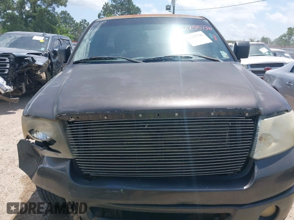 2006 Ford F-150 XL z VIN 1FTRF12W06KB40592, wystawiony jako IAAI lot #42255736 z przebiegiem 206 828 mil mil oraz . Historia ofert i sprzedaży dostępna na DreamBid. Obrazek 12.