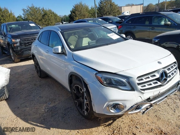 2019 Mercedes-Benz GLA with VIN WDCTG4EB8KU011182, listed as a IAAI auction lot 41018799 with 33,299 mi miles. Bid and sale history available at carsss.com. Image 1.