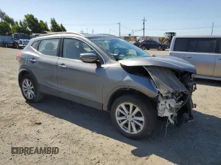 2017 Nissan Rogue SV with VIN JN1BJ1CR4HW120725, listed as a Copart auction lot 57706015 with 111,916 mi miles and Salvage title. Bid and sale history available at DreamBid. Image 4.