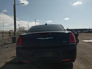 2018 Chrysler 300 with VIN 2C3CCAGG3JH250332, listed as a IAAI auction lot 41931396 with 0 mi miles. Bid and sale history available at carsss.com. Image 15.