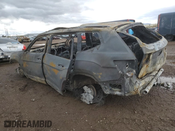 2024 Volkswagen Atlas SEL with VIN 1V2BR2CA1RC527523, listed as a Copart auction lot 48052165 with Not provided miles and Non repairable. Bid and sale history available at DreamBid. Image 2.