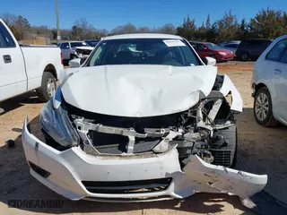 2018 Nissan Altima 2.5 SL with VIN 1N4AL3AP1JC163884, listed as a IAAI auction lot 41645283 with 115,982 mi miles. Bid and sale history available at carsss.com. Image 13.