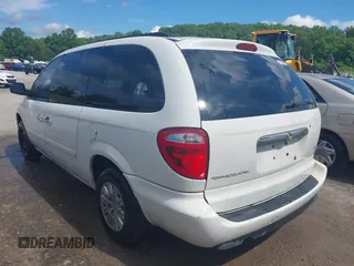 2006 Chrysler Town & Country LX z VIN 1A4GP44R16B751237, wystawiony jako IAAI lot #42276090 z przebiegiem 229 450 mil mil oraz . Historia ofert i sprzedaży dostępna na DreamBid. Obrazek 3.