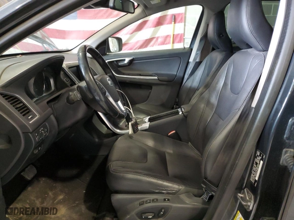 2015 Volvo XC60 T5 Drive-E Premier with VIN YV426MDB6F2588183, listed as a Copart auction lot 53553635 with 131,986 mi miles and Clean Title. Bid and sale history available at carsss.com. Image 7.