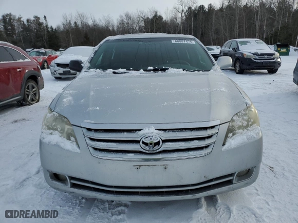2005 Toyota Avalon XL with VIN 4T1BK36B65U039992, listed as a Copart auction lot 88887475 with 204,143 mi miles and Clean Title. Bid and sale history available at carsss.com. Image 5.
