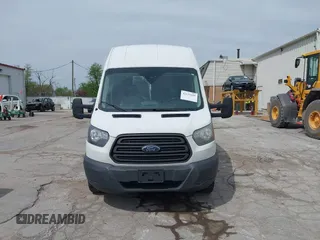 2017 Ford Transit z VIN 1FTBW3XM8HKB27922, wystawiony jako IAAI lot #42129209 z przebiegiem 377 514 mil mil oraz . Historia ofert i sprzedaży dostępna na DreamBid. Obrazek 12.