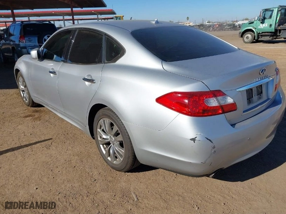 2013 Infiniti M37 with VIN JN1BY1AP0DM511079, listed as a IAAI auction lot 41678015 with 270,594 mi miles. Bid and sale history available at carsss.com. Image 3.