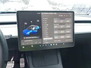 2022 Tesla Model Y Performance z VIN 7SAYGDEF4NF350696, wystawiony jako IAAI lot #41662924 z przebiegiem 36 747 mil mil oraz . Historia ofert i sprzedaży dostępna na DreamBid. Obrazek 18.