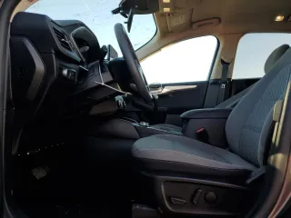 2020 Ford Escape SE z VIN 1FMCU9G65LUA69632, wystawiony jako Copart lot #58921965 z przebiegiem 8964 mil mil oraz Tytuł czysty. Historia ofert i sprzedaży dostępna na DreamBid. Obrazek 7.