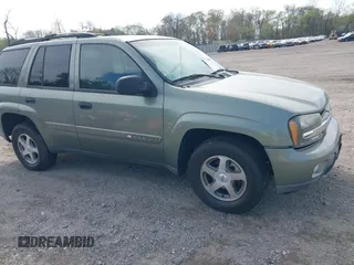 2003 Chevrolet TrailBlazer LS with VIN 1GNDT13S832378045, listed as a IAAI auction lot 42091110 with 105,807 mi miles. Bid and sale history available at carsss.com. Image 1.