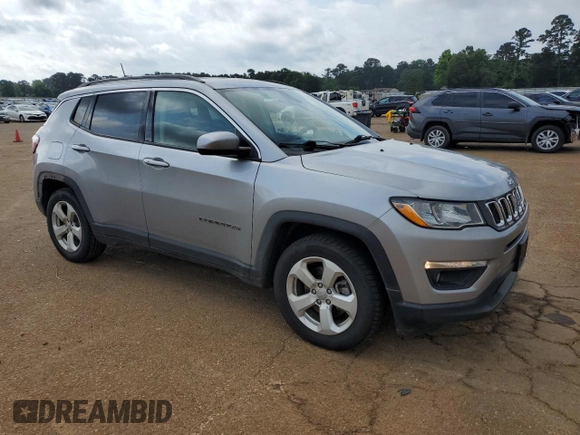 2019 Jeep Compass Altitude z VIN 3C4NJCBBXKT652245, wystawiony jako Copart lot #54715085 z przebiegiem 137 321 mil mil oraz Szkoda całkowita • Salvage title. Historia ofert i sprzedaży dostępna na DreamBid. Obrazek 4.
