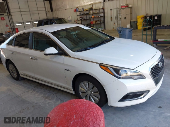 2016 Hyundai Sonata Hybrid SE with VIN KMHE24L15GA009241, listed as a IAAI auction lot 42083395 with 127,068 mi miles. Bid and sale history available at carsss.com. Image 1.