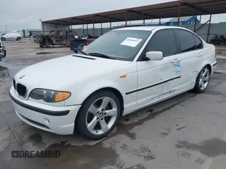 2005 BMW 3 Series 325i with VIN WBAEV33495KX09686, listed as a IAAI auction lot 42040947 with 125,221 mi miles and . Bid and sale history available at DreamBid. Image 18.