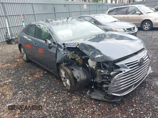2019 Toyota Avalon XLE with VIN 4T1BZ1FB2KU030640, listed as a IAAI auction lot 41849810 with 44,531 mi miles. Bid and sale history available at carsss.com. Image 1.