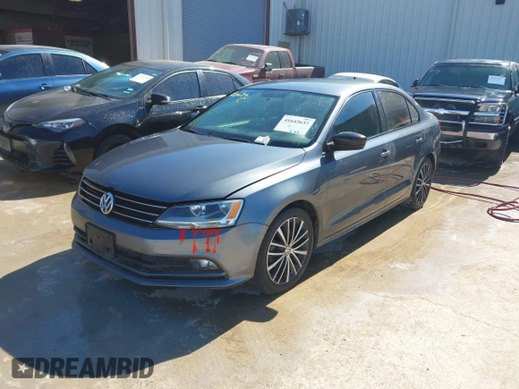 2015 Volkswagen Jetta SE с VIN 3VWD17AJ7FM414183, выставлен на аукционе IAAI как лот 41643633 с пробегом 169 145 миль миль и . История ставок и продаж доступна на DreamBid. Изображение 2.