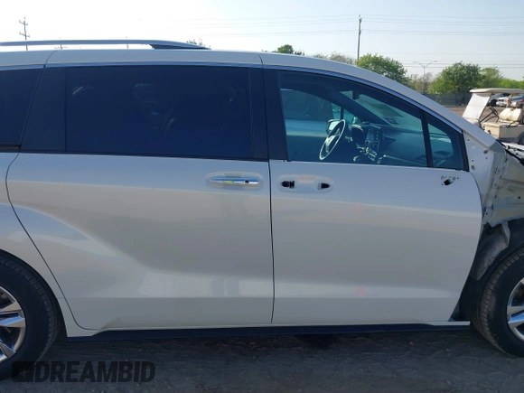 2021 Toyota Sienna Limited with VIN 5TDZSKFC5MS032668, listed as a IAAI auction lot 41858027 with 89,988 mi miles and . Bid and sale history available at DreamBid. Image 14.