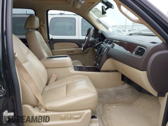 2007 GMC Yukon XL z VIN 1GKFK66877J397753, wystawiony jako IAAI lot #42271958 z przebiegiem 272 259 mil mil oraz . Historia ofert i sprzedaży dostępna na DreamBid. Obrazek 5.