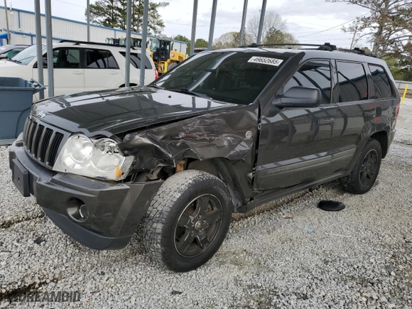 2006 Jeep Grand Cherokee Laredo with VIN 1J4HR48N56C112780, listed as a Copart auction lot 49652685 with 236,428 mi miles and Salvage Title. Bid and sale history available at carsss.com. Image 1.