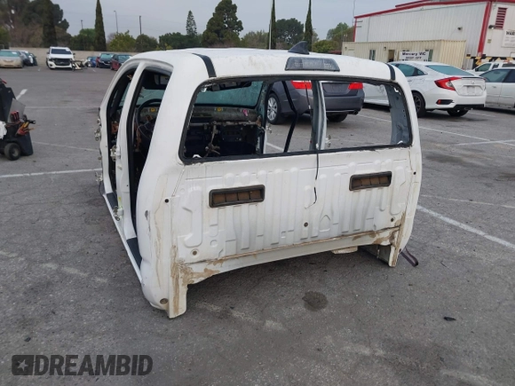 2017 Toyota Tacoma SR5 with VIN 3TMDZ5BN4HM025697, listed as a IAAI auction lot 41725799 with Not Provided miles. Bid and sale history available at carsss.com. Image 3.