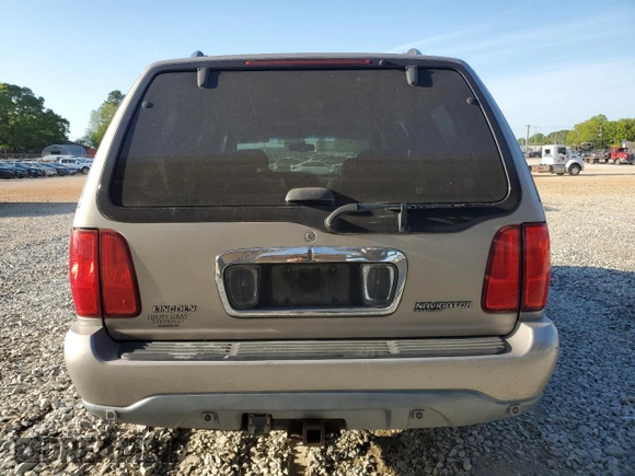 2001 Lincoln Navigator z VIN 5LMEU27A61LJ02044, wystawiony jako Copart lot #53499415 z przebiegiem Nie podano mil oraz Czysty tytuł • Clean title. Historia ofert i sprzedaży dostępna na DreamBid. Obrazek 6.
