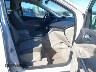 2014 Ford Escape SE with VIN 1FMCU9G90EUC24911, listed as a IAAI auction lot 42068333 with 209,268 mi miles. Bid and sale history available at carsss.com. Image 5.