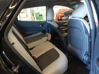 2017 Chevrolet Bolt EV LT z VIN 1G1FW6S08H4172105, wystawiony jako IAAI lot #42175363 z przebiegiem 40 024 mil mil oraz . Historia ofert i sprzedaży dostępna na DreamBid. Obrazek 8.