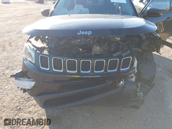 2018 Jeep Compass Latitude with VIN 3C4NJCBB1JT467953, listed as a IAAI auction lot 41254646 with 88,322 mi miles. Bid and sale history available at carsss.com. Image 6.