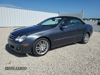 2009 Mercedes-Benz CLK 350 z VIN WDBTK56G69T104768, wystawiony jako Copart lot #63009615 z przebiegiem 68 060 mil mil oraz Czysty tytuł • Clean title. Historia ofert i sprzedaży dostępna na DreamBid. Obrazek 1.