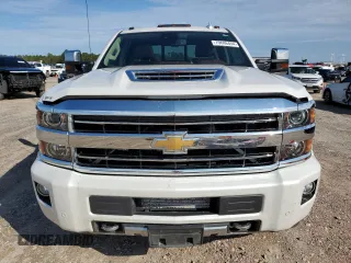 2019 Chevrolet Silverado 3500HD High Country with VIN 1GC4KYEY9KF269400, listed as a Copart auction lot 79686494 with 147,597 mi miles and Salvage Title. Bid and sale history available at carsss.com. Image 5.