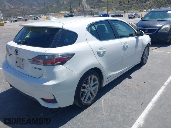 2014 Lexus CT 200h z VIN JTHKD5BH6E2191494, wystawiony jako IAAI lot #41987107 z przebiegiem 160 356 mil mil oraz . Historia ofert i sprzedaży dostępna na DreamBid. Obrazek 4.