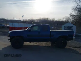 2008 Toyota Tacoma with VIN 5TEUU42N68Z533231, listed as a IAAI auction lot 41588789 with 114,423 mi miles and . Bid and sale history available at DreamBid. Image 14.