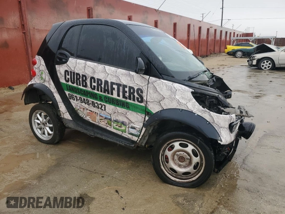 2010 Smart fortwo Pure z VIN WMEEJ3BA0AK344722, wystawiony jako Copart lot #47288785 z przebiegiem 116 941 mil mil oraz Szkoda całkowita • Salvage title. Historia ofert i sprzedaży dostępna na DreamBid. Obrazek 4.