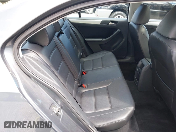 2013 Volkswagen Jetta SE with VIN 3VWDP7AJ3DM372896, listed as a IAAI auction lot 42520685 with 127,143 mi miles and . Bid and sale history available at DreamBid. Image 8.