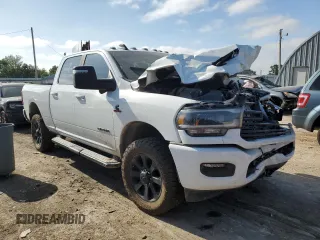 2024 Ram 2500 Laramie z VIN 3C6UR5FLXRG202740, wystawiony jako Copart lot #54479755 z przebiegiem 53 723 mil mil oraz Szkoda całkowita • Salvage title. Historia ofert i sprzedaży dostępna na DreamBid. Obrazek 4.