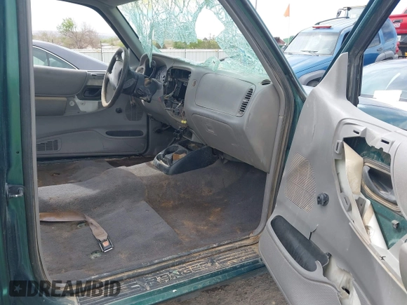 2000 Ford Ranger XL with VIN 1FTZR15V8YPB56331, listed as a IAAI auction lot 42072088 with 106,999 mi miles. Bid and sale history available at carsss.com. Image 5.