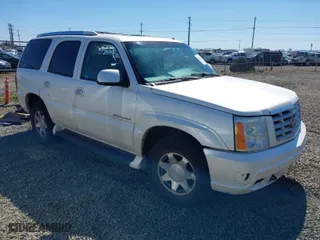 2002 Cadillac Escalade with VIN 1GYEK63NX2R156520, listed as a IAAI auction lot 39195747 with 217,772 mi miles. Bid and sale history available at carsss.com. Image 1.