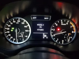 2018 Infiniti QX30 Premium z VIN SJKCH5CP6JA060448, wystawiony jako Copart lot #83436754 z przebiegiem 97 684 mil mil oraz Szkoda całkowita • Salvage title. Historia ofert i sprzedaży dostępna na DreamBid. Obrazek 9.