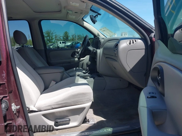 2007 Chevrolet TrailBlazer LS with VIN 1GNDS13S172275140, listed as a IAAI auction lot 42129093 with 212,903 mi miles and . Bid and sale history available at DreamBid. Image 5.