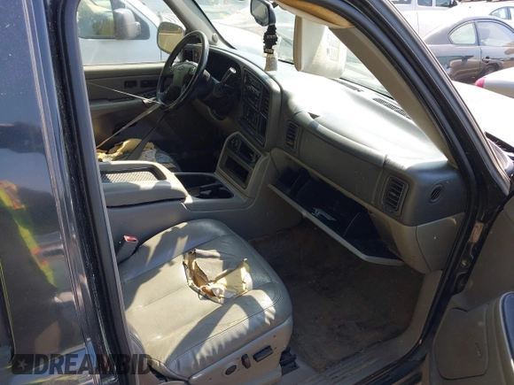 2004 Chevrolet Suburban LT with VIN 1GNFK16T84J236303, listed as a IAAI auction lot 42079367 with 274,111 mi miles and . Bid and sale history available at DreamBid. Image 5.