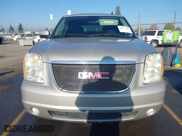2007 GMC Yukon SLT with VIN 1GKFC13077J253697, listed as a IAAI auction lot 41277881 with 246,059 mi miles. Bid and sale history available at carsss.com. Image 12.