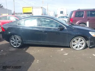 2013 Volvo S60 T6 R-Design Platinum with VIN YV1902FH4D1205833, listed as a IAAI auction lot 41609805 with 202,537 mi miles. Bid and sale history available at carsss.com. Image 13.