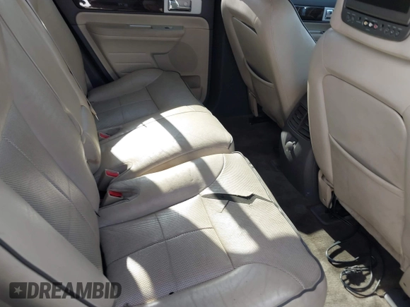 2008 Lincoln MKX with VIN 2LMDU68C38BJ24412, listed as a IAAI auction lot 42050624 with 180,803 mi miles. Bid and sale history available at carsss.com. Image 8.