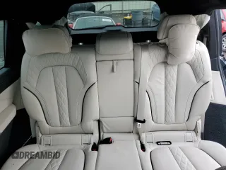 2020 BMW X7 xDrive40i with VIN 5UXCW2C09L9B77747, listed as a Copart auction lot 42697335 with 0 mi miles and Salvage Title. Bid and sale history available at carsss.com. Image 10.