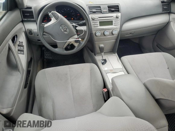 2010 Toyota Camry z VIN 4T1BF3EK1AU019732, wystawiony jako Copart lot #58469755 z przebiegiem 214 898 mil mil oraz Czysty tytuł • Clean title. Historia ofert i sprzedaży dostępna na DreamBid. Obrazek 8.