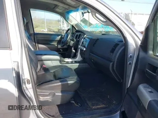 2008 Toyota Tundra 4WD Truck with VIN 5TFBV54148X073823, listed as a IAAI auction lot 42017595 with 33,107 mi miles. Bid and sale history available at carsss.com. Image 5.