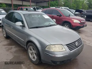 2004 Volkswagen Passat GLX z VIN WVWRH63B44P197011, wystawiony jako IAAI lot #42019610 z przebiegiem 151 540 mil mil oraz . Historia ofert i sprzedaży dostępna na DreamBid. Obrazek 1.