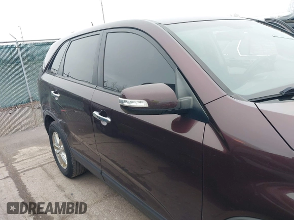 2014 Kia Sorento LX with VIN 5XYKT3A64EG481294, listed as a IAAI auction lot 41923848 with 179,414 mi miles. Bid and sale history available at carsss.com. Image 6.