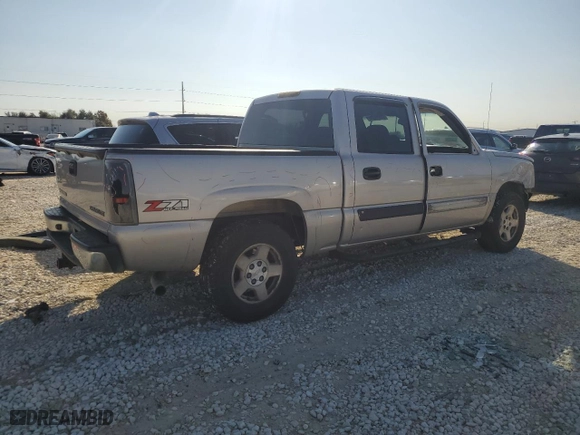 2004 Chevrolet Silverado 1500 Crew Cab LT with VIN 2GCEK13T541430662, listed as a Copart auction lot 84685674 with 199,078 mi miles and Salvage Title. Bid and sale history available at carsss.com. Image 3.